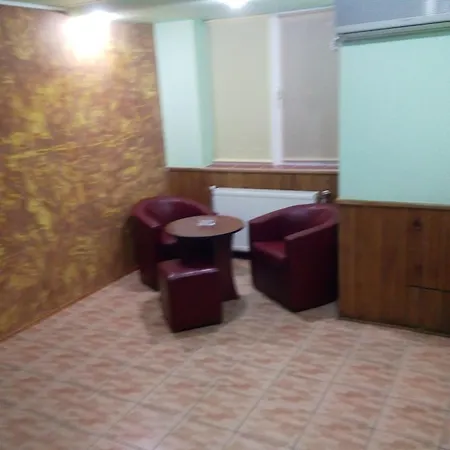 Hostal Oana *
