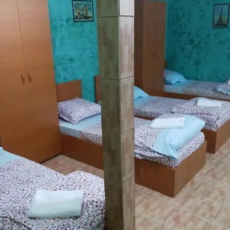 Oana Hostal *